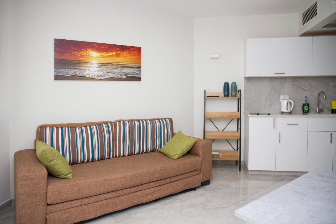 Apartments4You Leonardo 11 بات يام المظهر الخارجي الصورة