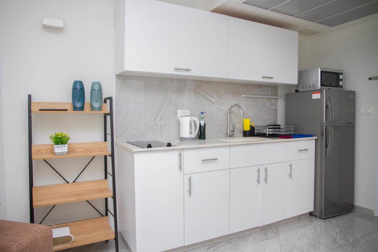 Apartments4You Leonardo 11 بات يام المظهر الخارجي الصورة